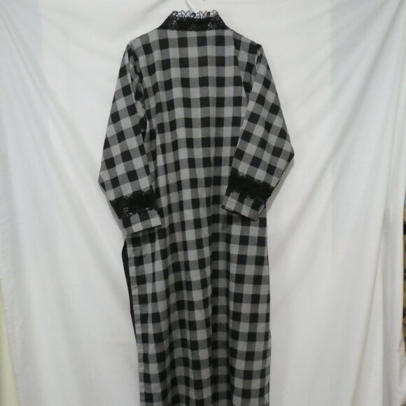 Unbranded | P2P 21.5 inches measured | Plaid and Lace Long Sleeve Dress - Picture 2 of 16